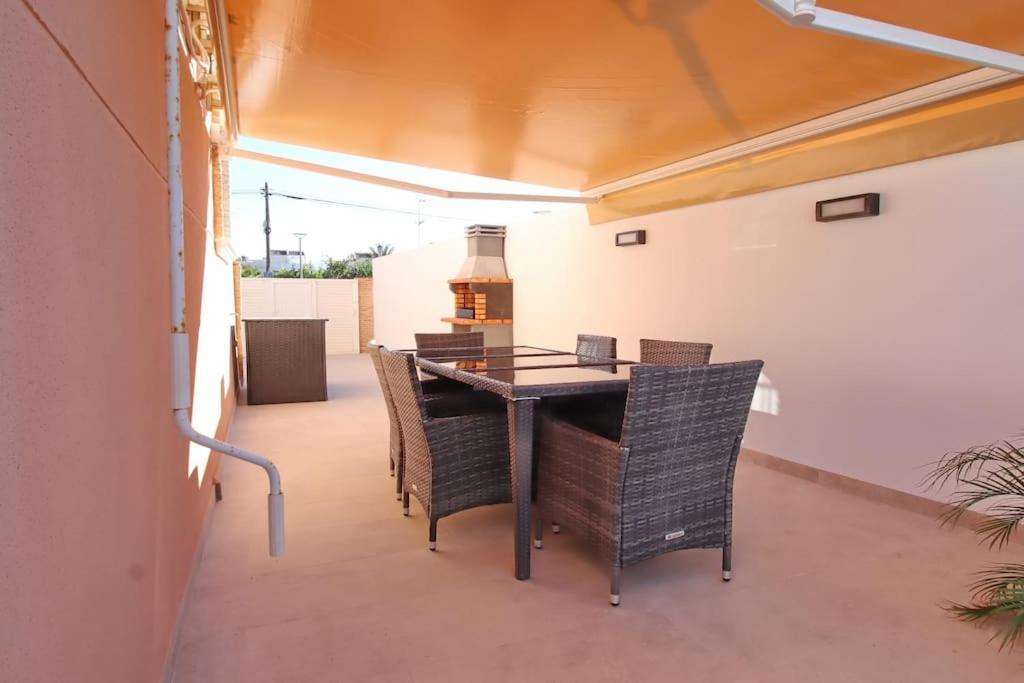 Casa Olivia With Pool Heating Fee Villa ตอร์เรเวียคา ภายนอก รูปภาพ