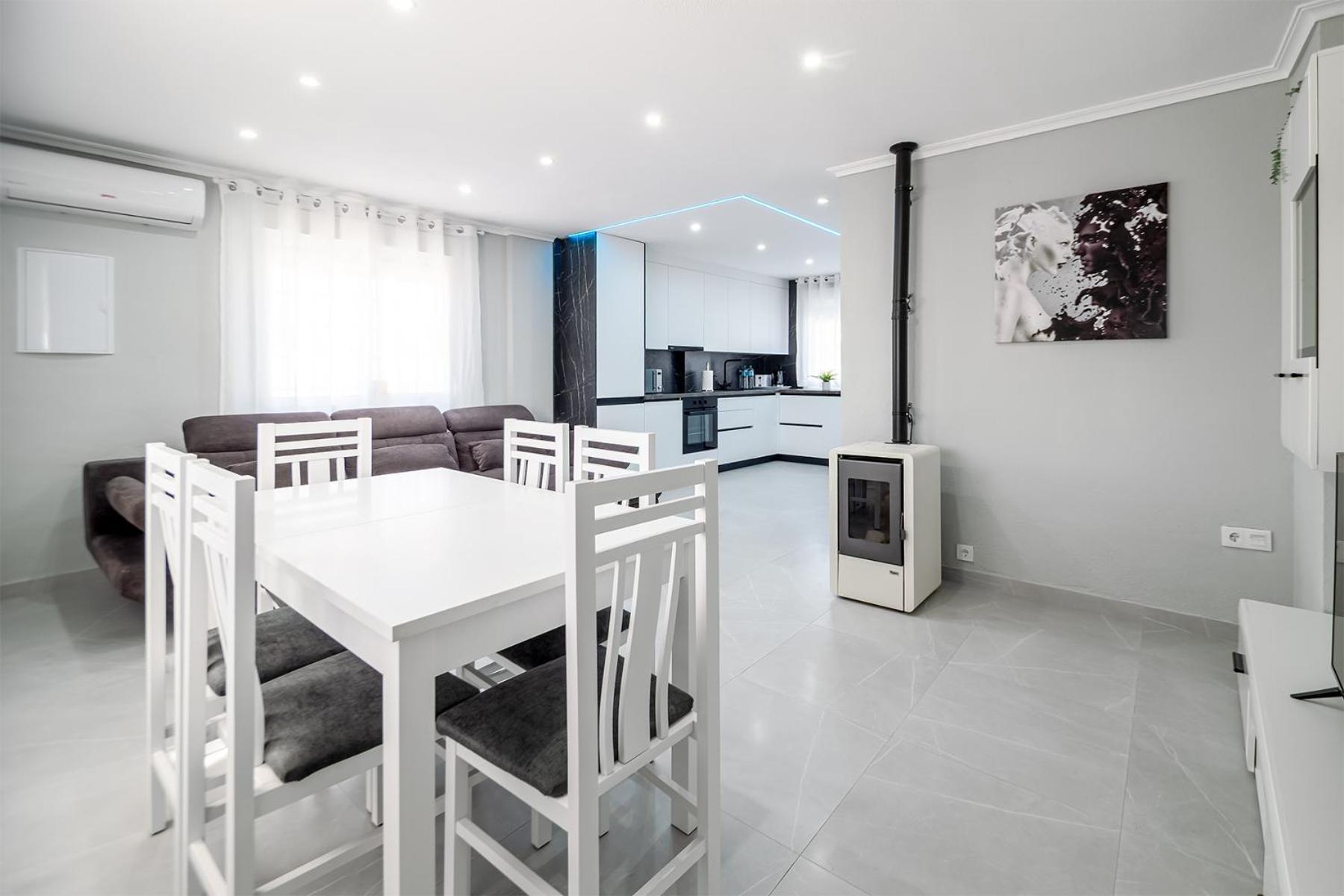 Casa Olivia With Pool Heating Fee Villa ตอร์เรเวียคา ภายนอก รูปภาพ